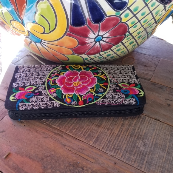Mexican Embroidered Pink Rose Wallet - Picture 5 of 8